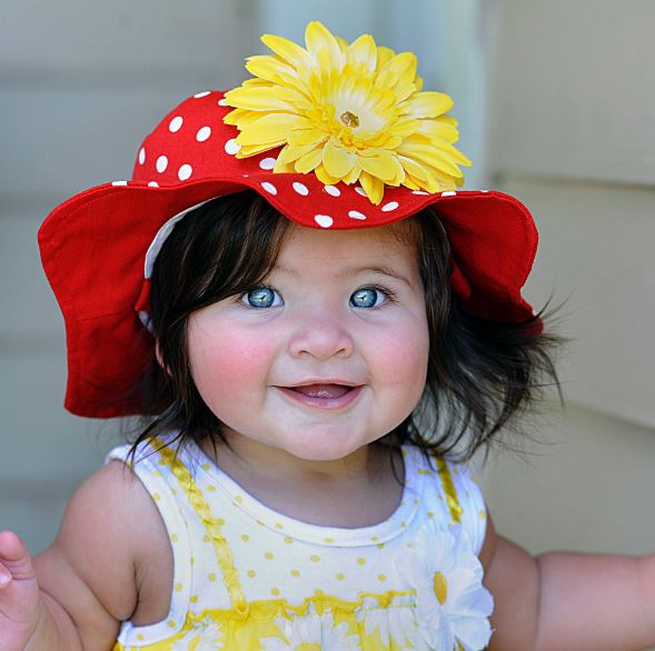 Red Dot Sun Hat with Yellow Daisy